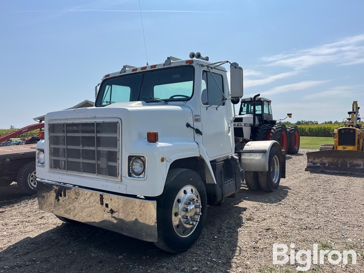 1984-cummins-855-image-1