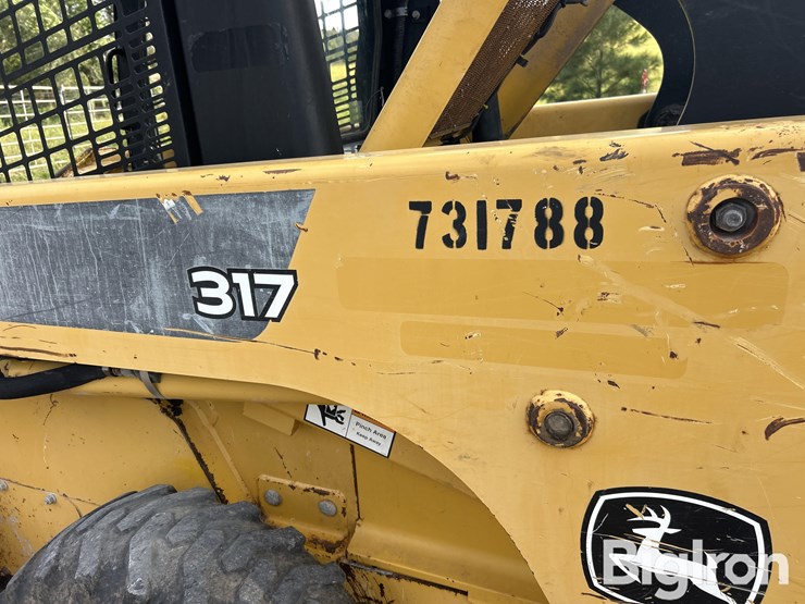 2005-john-deere-317-image-15