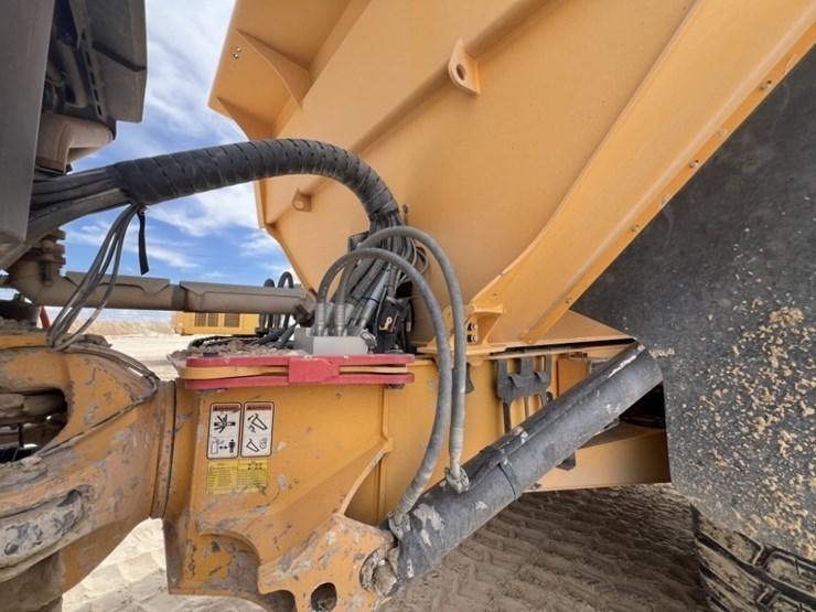 2021-volvo-a60h-image-14