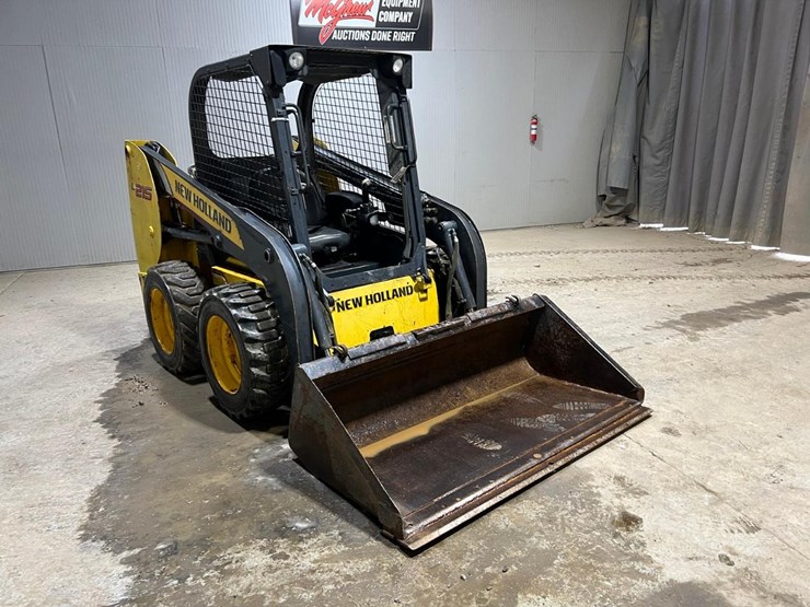 new-holland-l215-image-7