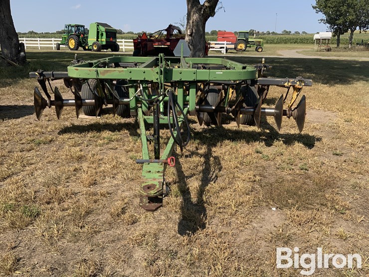 john-deere-310-image-2