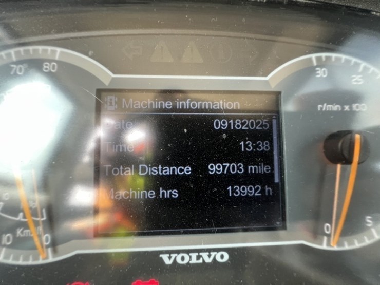 2019-volvo-a60h-image-39