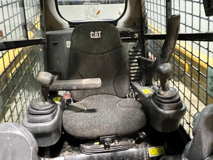 2019-caterpillar-259d-image-22