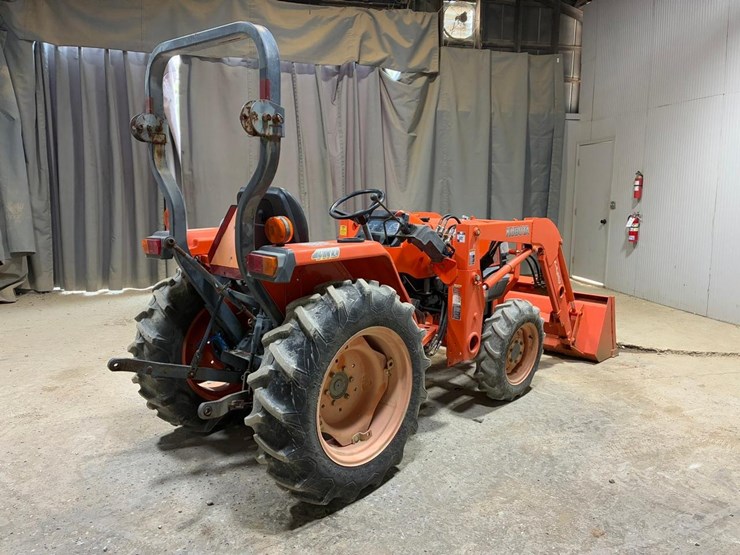 kubota-la463-image-6