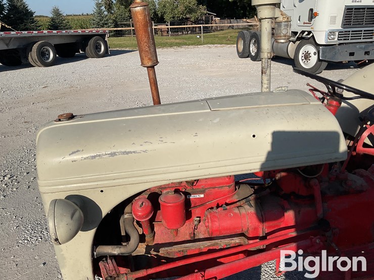 1943-ford-9n-image-12