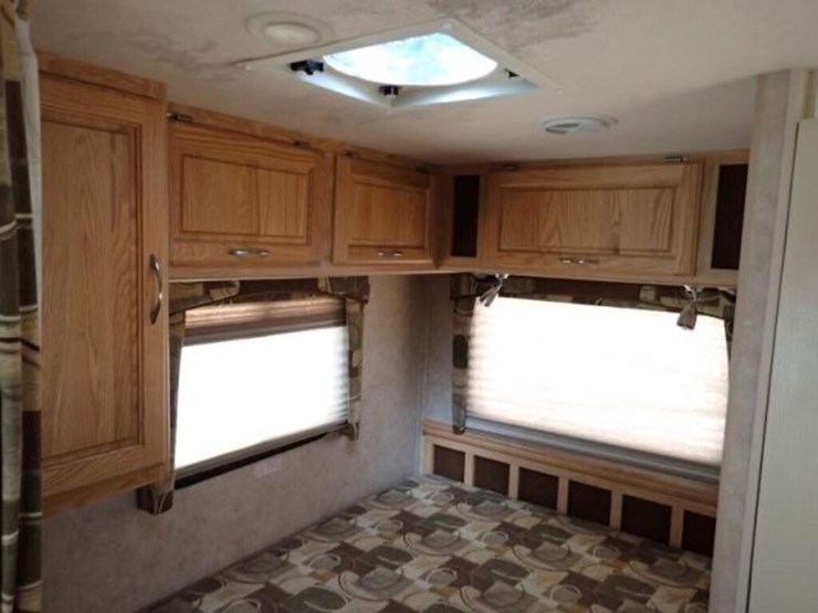 2007-big-foot-30mh26sl-26-ft-s/a-class-c-motorhome-image-60
