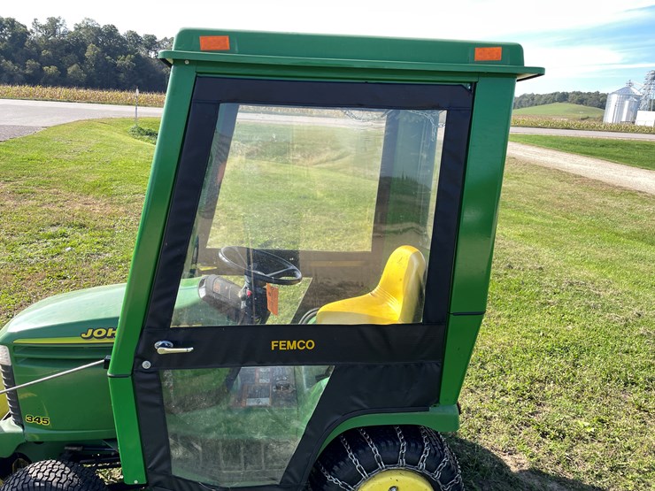 john-deere-345-image-21
