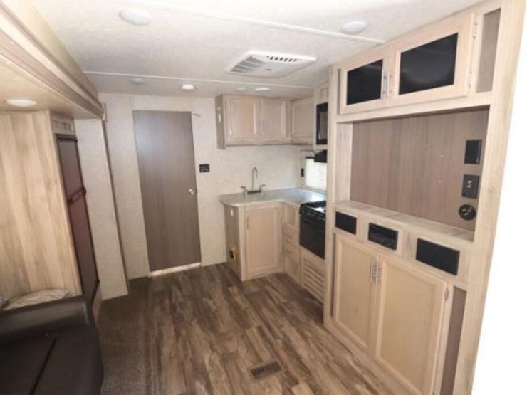 2020-catalina-241rls-travel-trailer-5zt2canb1lu034-image-11