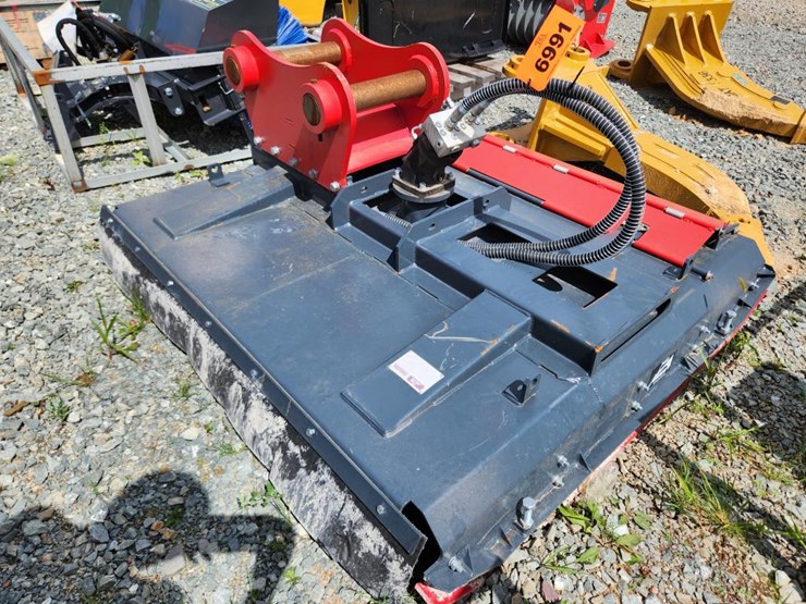 caterpillar-320-image-4
