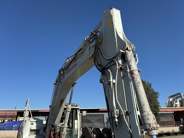 2017-takeuchi-tb2150-image-11