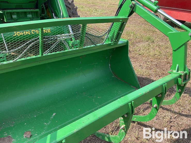 2015-john-deere-6125m-image-14