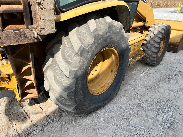 caterpillar-430d-image-21