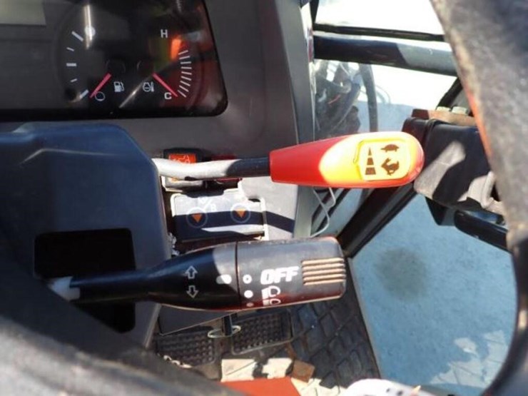 kubota-m7040d-image-15