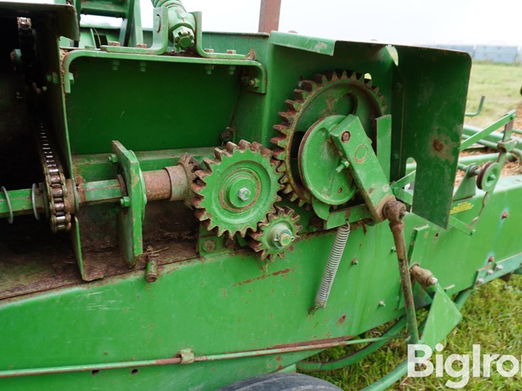 1980-john-deere-336-image-17