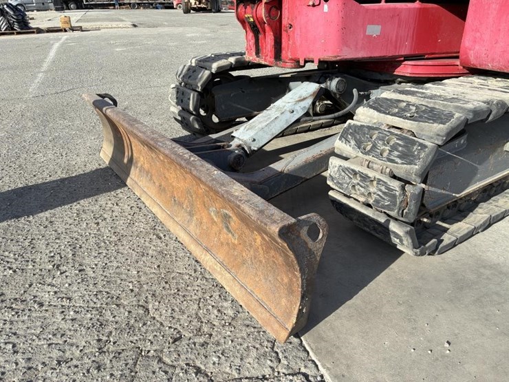 2016-takeuchi-tb280fr-image-7