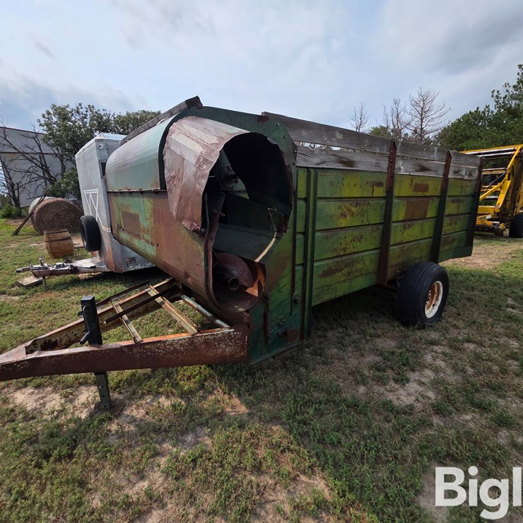 Feeder Wagon