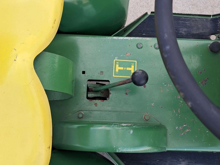 john-deere-110-image-14