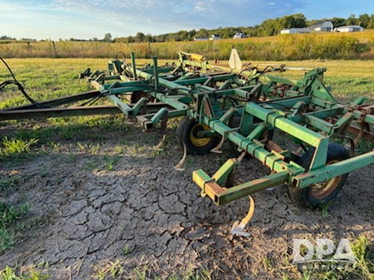 john-deere-1010-image-4