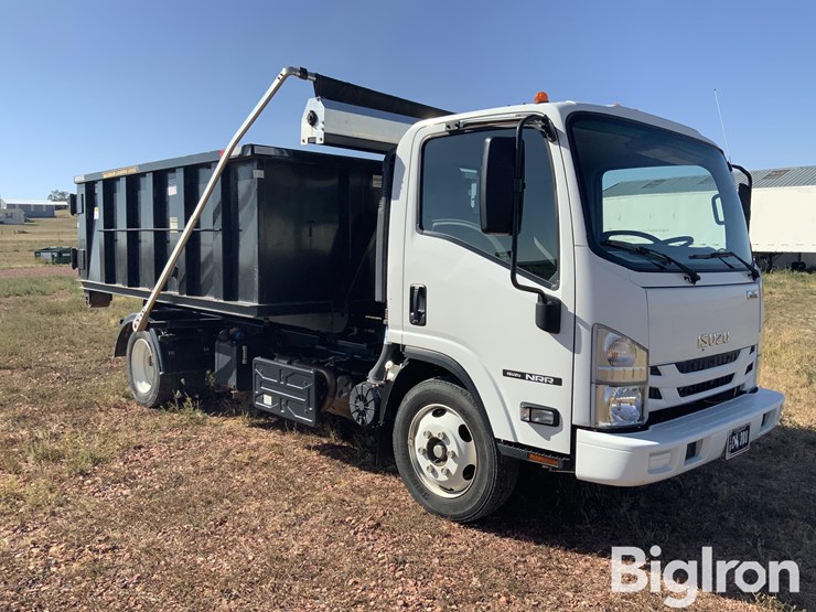 2019-isuzu-nrr-image-3