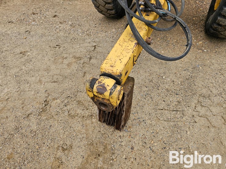 caterpillar-60-image-9