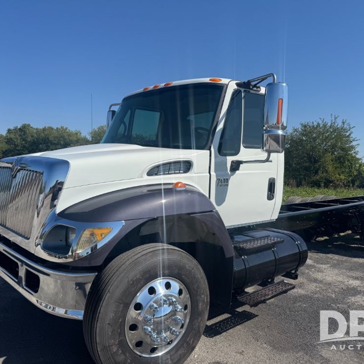 2007 INTERNATIONAL 7400
