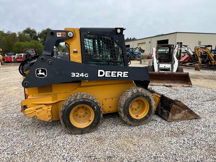 2020-deere-324g-image-6