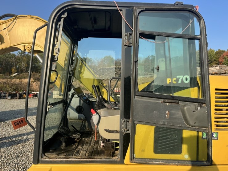 2012-komatsu-pc70-image-33