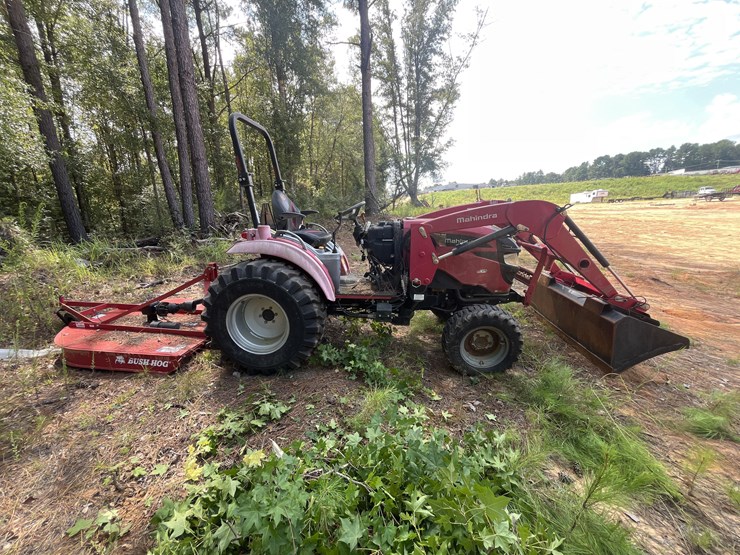 2020-mahindra-1640-image-4