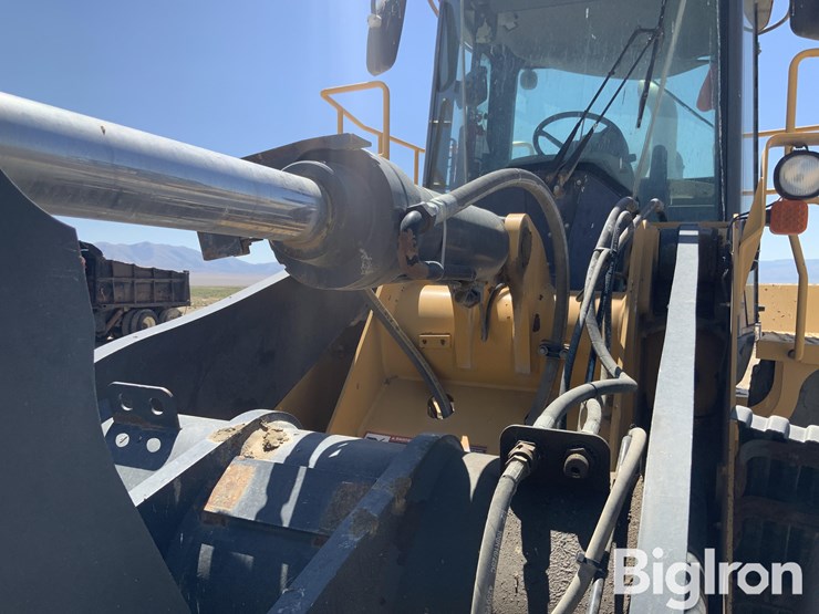 2012-deere-724k-image-16