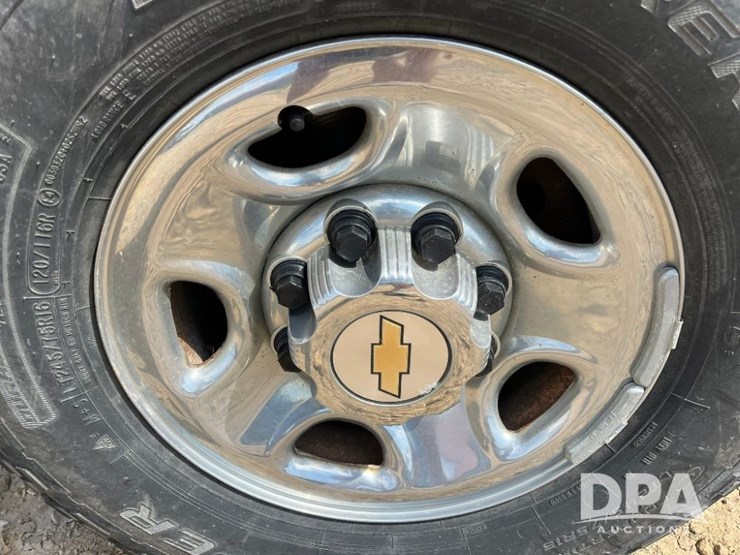 2004-chevrolet-2500hd-image-23