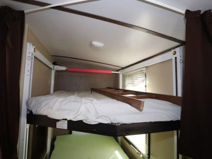 2015-dutchmen-aerolite-282dbhs-ae2-travel-trailer-image-25