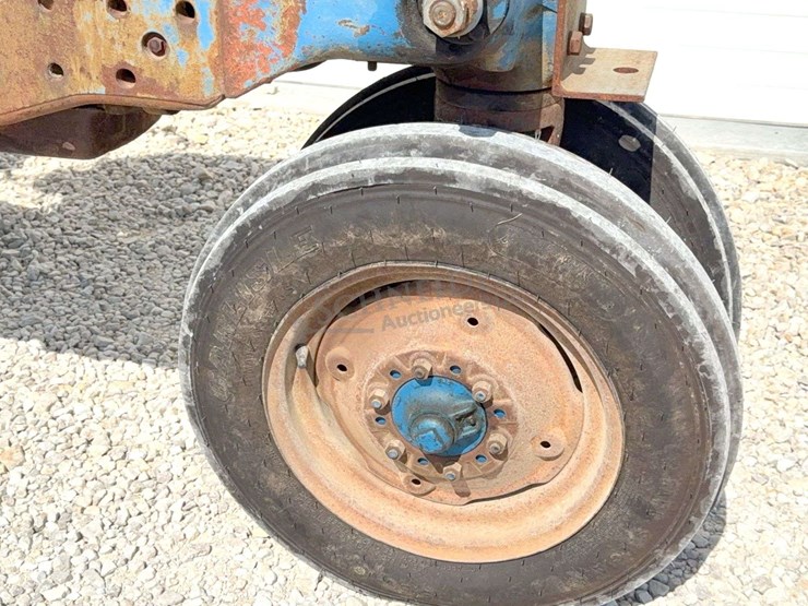 ford-4000-image-11