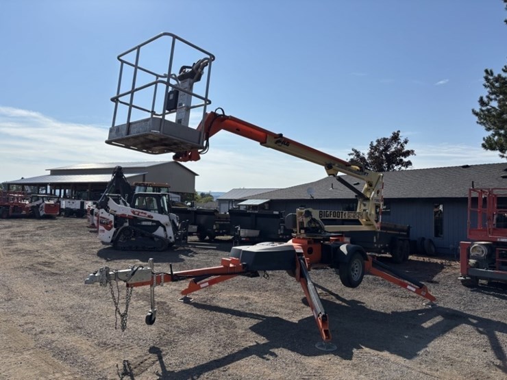 2023-jlg-t350-image-1