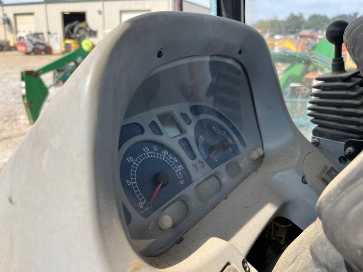 new-holland-t5050-image-13
