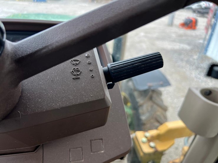john-deere-6320-image-32