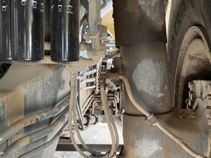 2015-komatsu-hd605-7e0-image-19