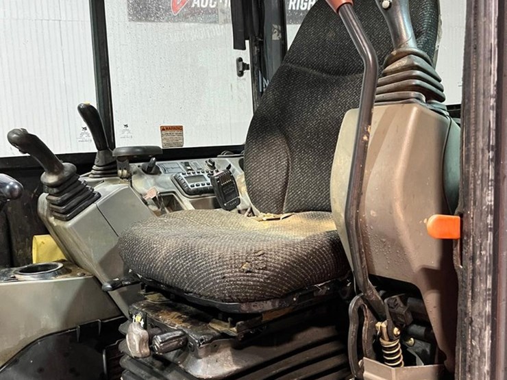 bobcat-e32-image-24
