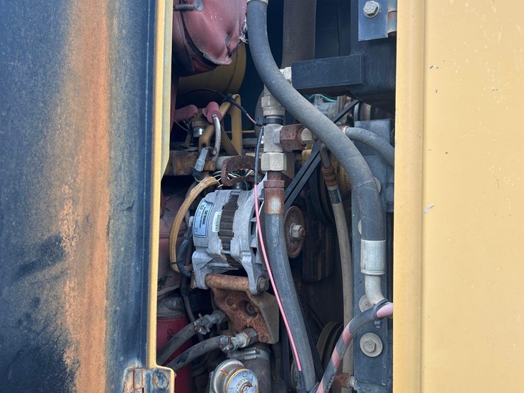 caterpillar-938g-image-18