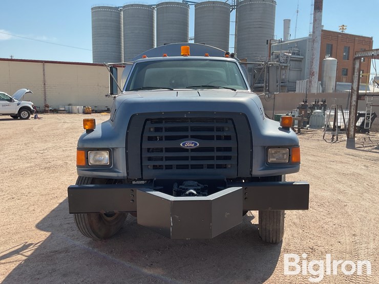 1995-ford-f800-image-2