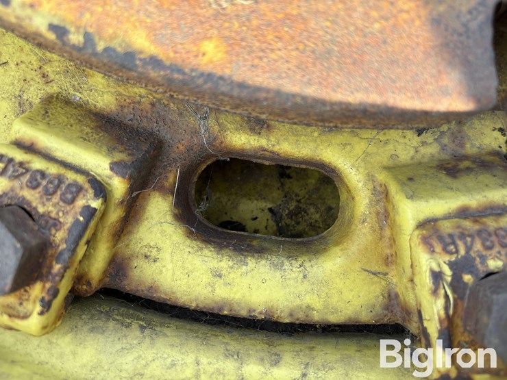 john-deere-32-image-18