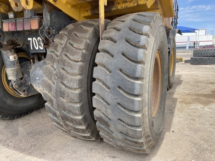 2015-komatsu-hd605-7e0-image-14