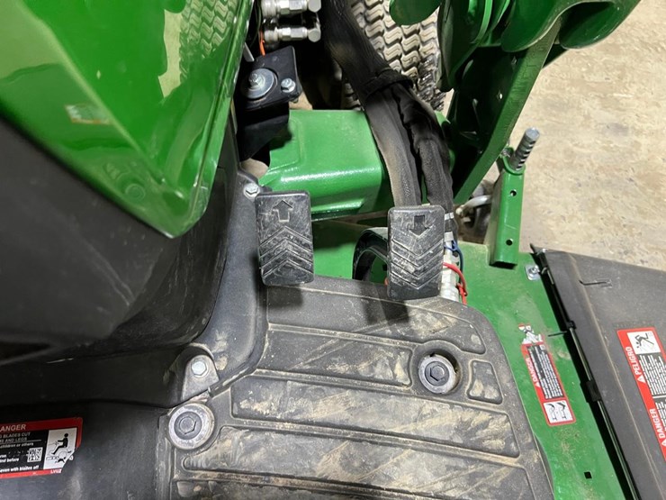 john-deere-1025r-image-28