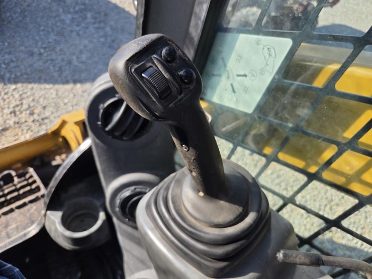 caterpillar-259d-image-39