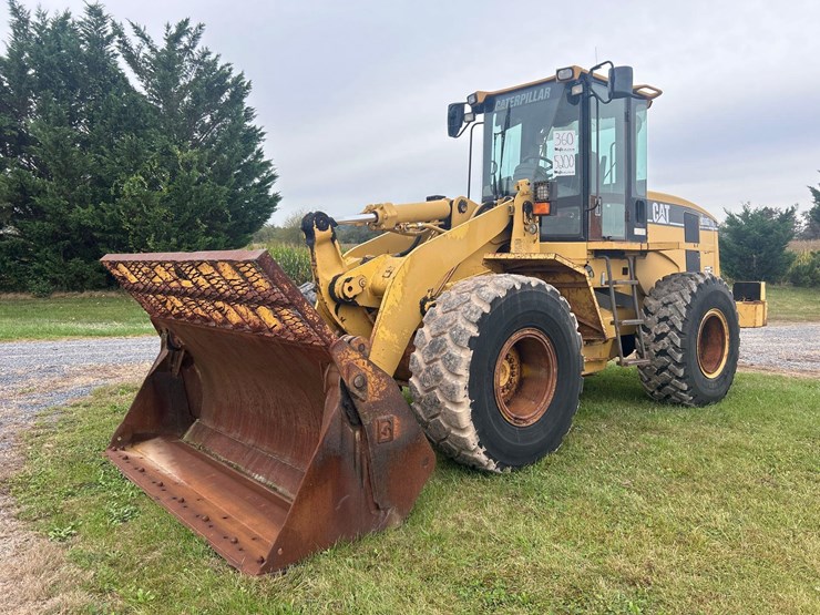 caterpillar-938g-image-1