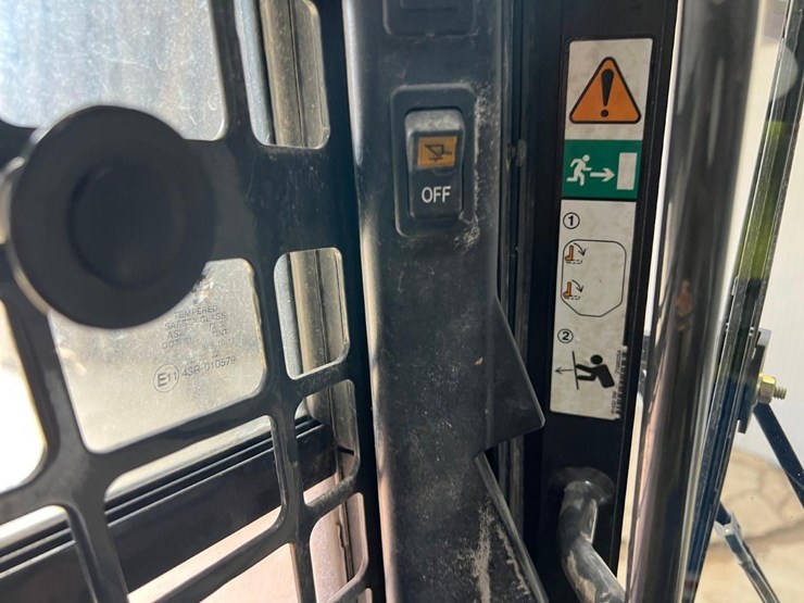 2019-bobcat-t870-image-25