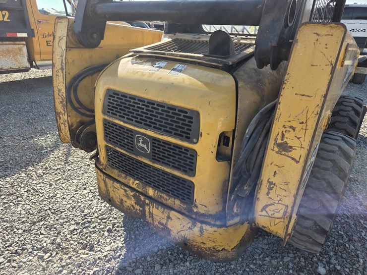 john-deere-250-image-24