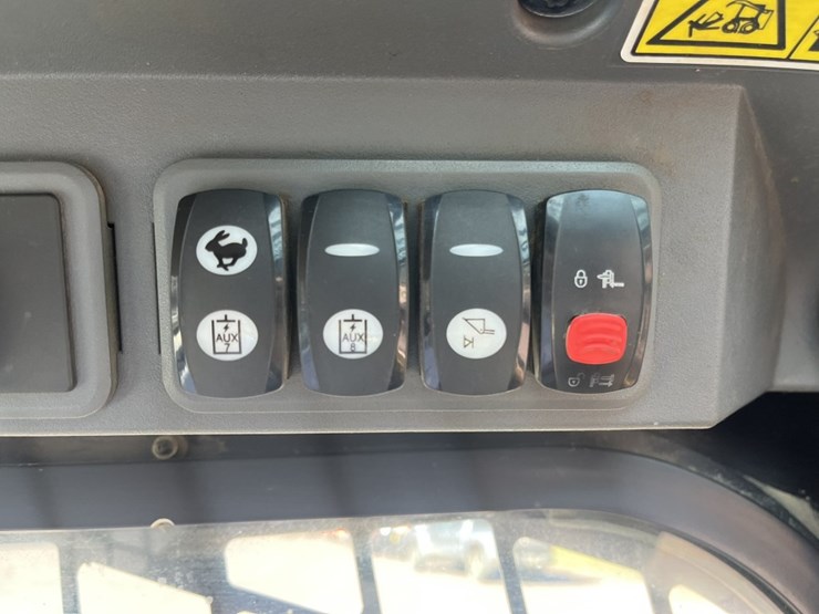 2012-caterpillar-272d-image-57