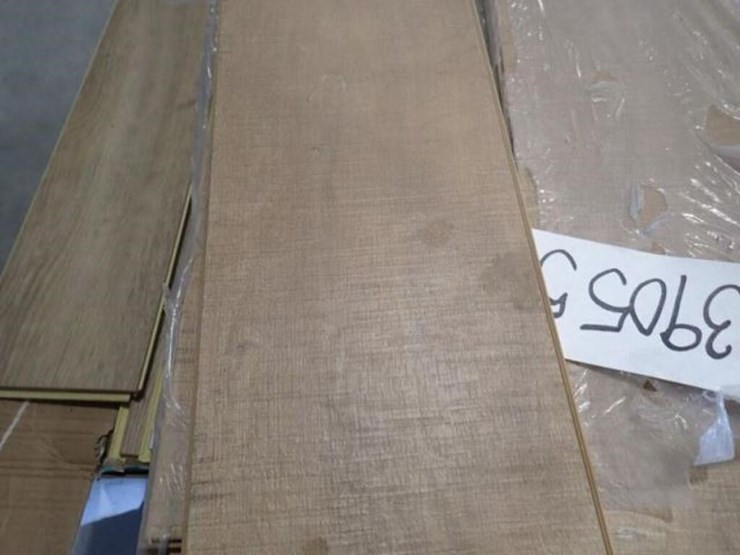 qty-of-assorted-laminate-flooring-image-3