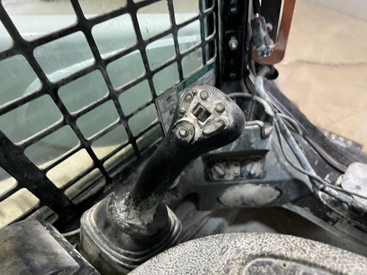 2022-bobcat-t870-image-27