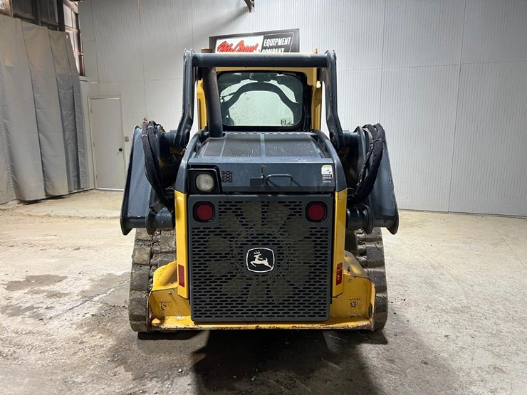 deere-323e-image-4